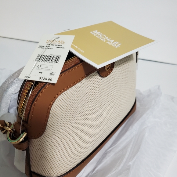 MICHAEL MICHAEL KORS Jet Set Charm XS Dome Crossbody color: natural - Picture 9 of 12